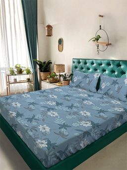 ARRABI - Blue Floral Tc Cotton Blend King Bedsheet With 2 Pillow Covers