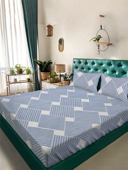 ARRABI - Blue Geometric Tc Cotton Blend King Bedsheet With 2 Pillow Covers