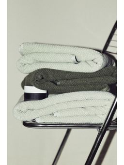 H&M - Green Cotton Terry Bath Towel