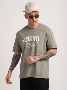 R&B - Men Taupe Crew Neck Typography Printed Relaxed Fit T-Shirt