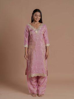 Meeshara - Pink Sequins Embroidered Kurta With Pant