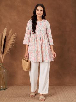 SILCHIC - Off White Women Floral Printed Round Neck Tunic
