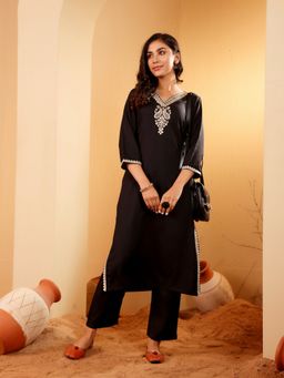 KSUT - Women Black Embroidered Kurta