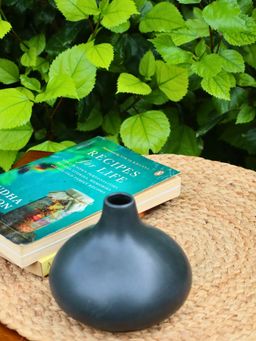 WEAVING HOMES - Basic Black Vase for Home Decor