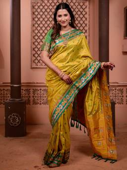 URBAN PALLU - Luxurious Silk Yellow Woven Saree