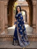 Navy Blue color option, Currently selected