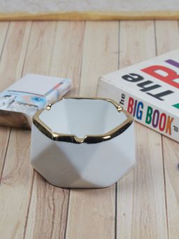 Kookee - White Groovy Retro Ceramic Ashtray Funky & Colorful Smoking Accessory