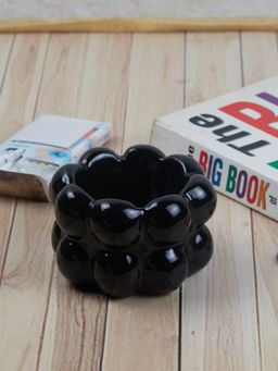 Kookee - Black Groovy Retro Ceramic Ashtray Funky & Colorful Smoking Accessory