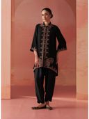 Black color option, Sold out, Currently selected