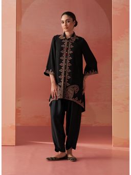 Lakshita - Women Black Rayon Embroidered Tunic