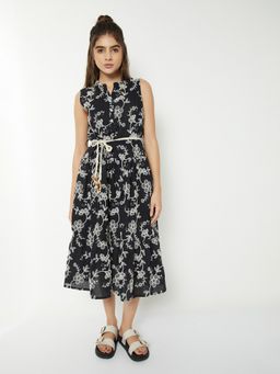 max - Women Black Embroidered Sleeveless Dress with Belt