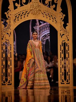 THE ROYALEUM ATELIER - Yellow Mehrunisa Anarkali with Dupatta (Set of 2)