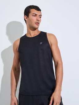 Styli - Men Black Regular Fit Tank T-Shirt with Side Slit Reflector Print Detail