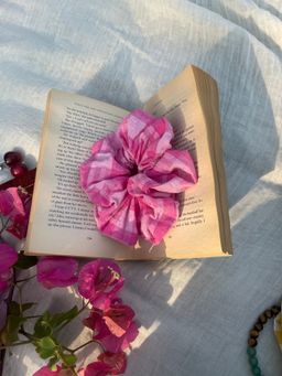 The Clothing Factory - Women's Pink Seersucker Scrunchie