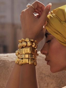 AMOSSH - Anti Tarnish Stackable Chunky Bracelets (Pack of 5)