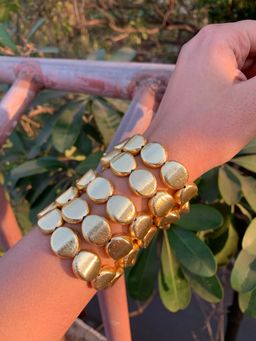 AMOSSH - Anti Tarnish Oval Shaped Stackable Chunky Bracelets (Pack of 5)