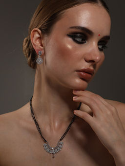 VENI - Silver-Plated Artificial Stones Studded and Beaded Mangalsutra Set