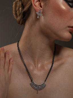 VENI - Silver-Plated Artificial Stones Studded and Beaded Mangalsutra Set