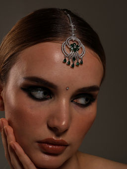 VENI - Silver-Plated Green Stone Maang Tikka