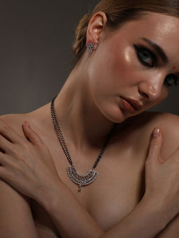 VENI - Silver-Plated Artificial Stones Studded and Beaded Mangalsutra Set