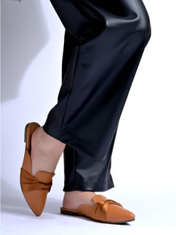 Shoetopia - Solid Pointed Toe Tan Mules