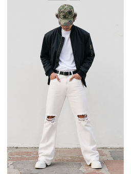 FREAKINS - Men White Solid Straight Fit Jeans