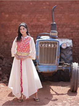 Mani Dua Khanna - Ivory Kurta with Pant (Set of 2)