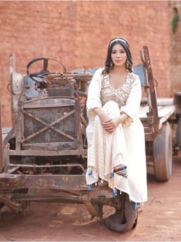 Mani Dua Khanna - Coin N Shell Work Ivory Kurta with Pant (Set of 2)