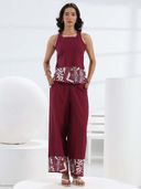 Maroon color option, Currently selected