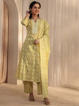 Gerua By Libas - Green Embroidered Round Neck Kurta Pant With Dupatta