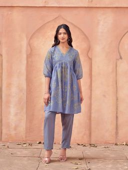 Tikhi Imli - Lavender Floral V-Neck Co-ord Set