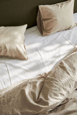 H&M - White Fitted Cotton Sheet