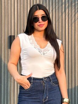 Outzidr - White Cap Sleeve Lace Detail Street Style Top