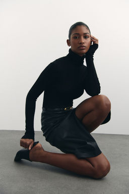 H&M - Women Black Coated Pencil Skirt