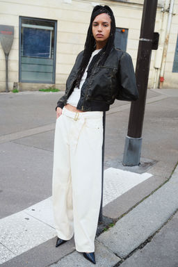 H&M - Women Beige Barrel High Jeans