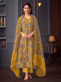 SPRAHA - Ishrat Yellow Embroidered Printed Kurta with Pant and Dupatta (Set of 3)