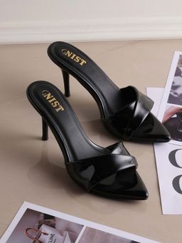 GNIST - Pointed Toe Twisted Strap Black Stilettos