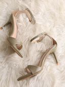 Olive color option, Currently selected