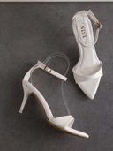 White color option, Sold out, Currently selected