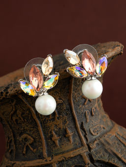 E2O - Fancy Round White Peral Embellished In Floral Shaped Stud Earring