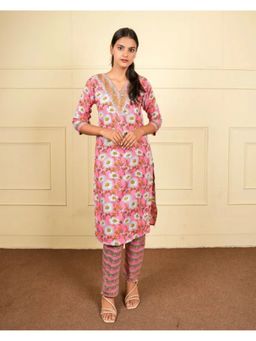 FashionTownie - Pure Cotton Pink V-Neck Kurta with Pant