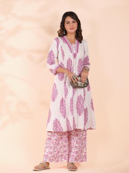 Vbuyz - Pink Printed Kurta and Palazzo (Set of 2)