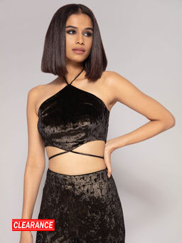 Twenty Dresses by Nykaa Fashion - Black Solid Halter Neck Crop Top