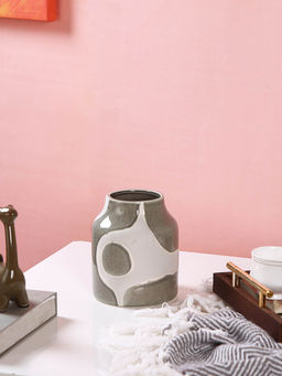 Tayhaa - Grey Textured Ceramic Flower Vase