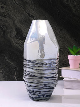 Tayhaa - Silver Textured Ocean Crest Glass Flower Vase