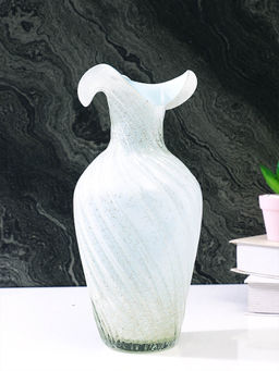 Tayhaa - White Textured Cloud Petal Glass Vase