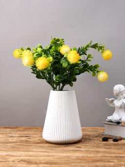 Tayhaa - Snowfall Fluted White Striped Ceramic Flower Vase