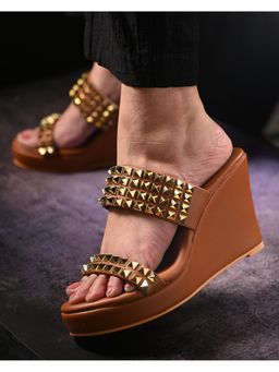MIRAKI - Tan Studded Wedges