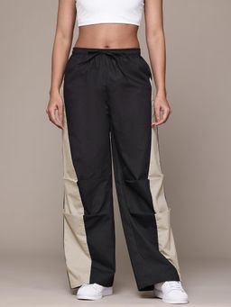 Popnetic - Women Solid Black and Grey Contrast Parachute Cargo Pants