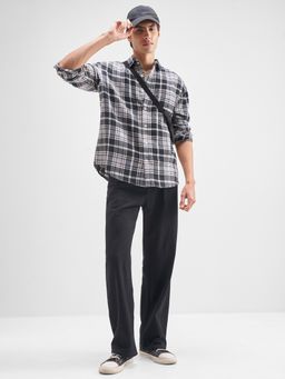 HIGHLANDER - Men Black Cotton Relaxed Fit Shirt
